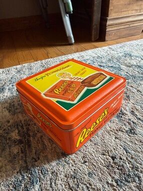 Vintage Collectible Reese's Peanut Butter Cup Retro Tin Hershey's Millennium #3